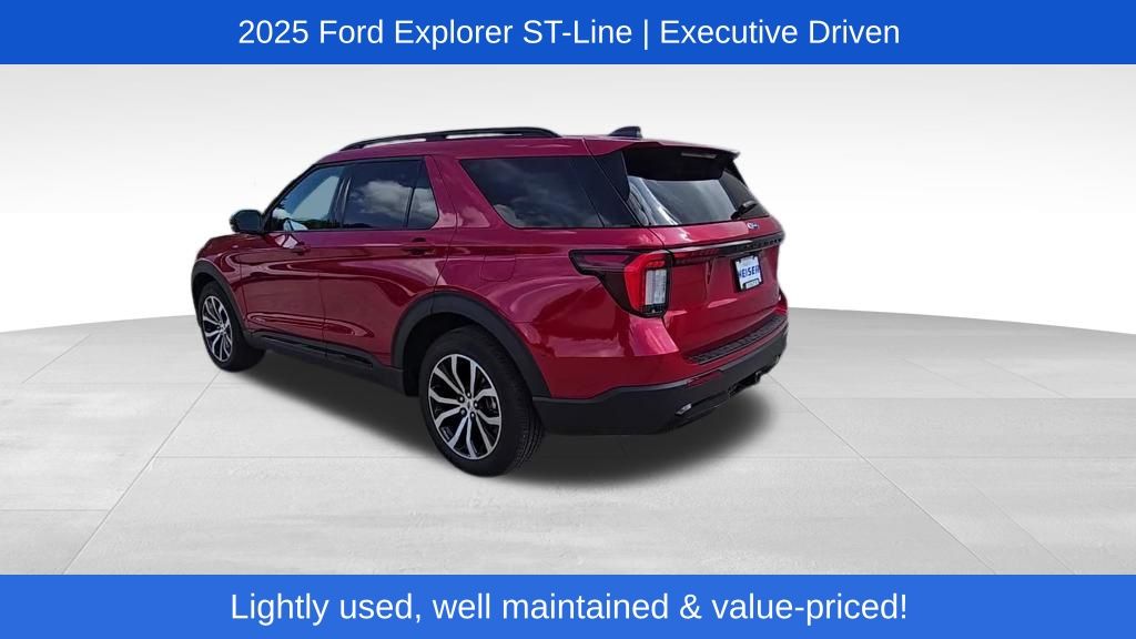2025 Ford Explorer ST-Line photo 3