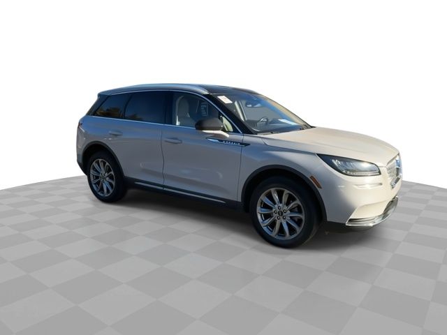 2022 Lincoln Corsair Standard photo 2