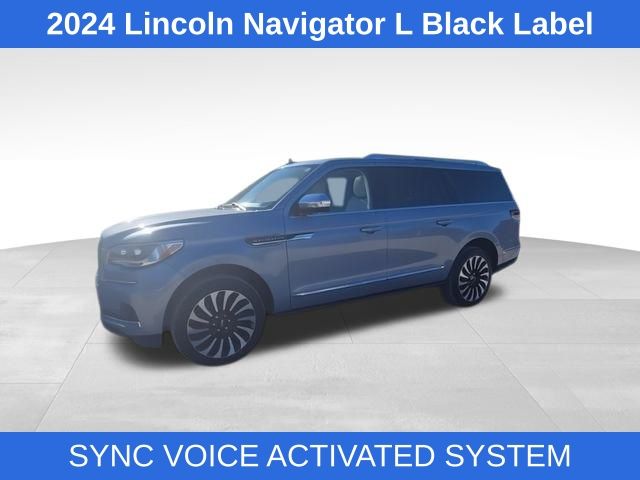 2024 Lincoln Navigator Black Label photo 4