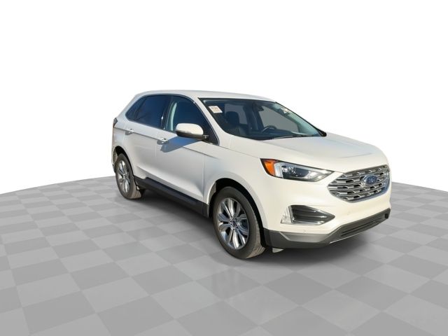 2022 Ford Edge Titanium photo 2