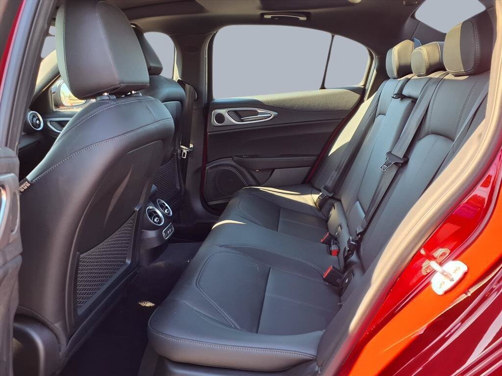 2025 Alfa Romeo Giulia Base - Photo 11