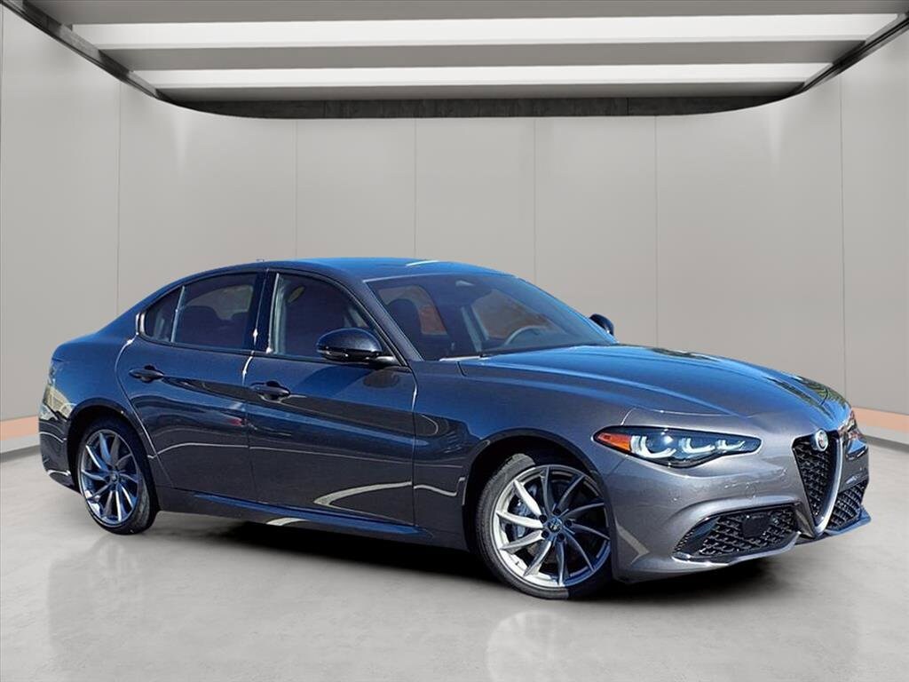 2025 Alfa Romeo Giulia Base's photo