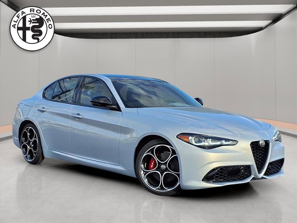 2025 Alfa Romeo Giulia Base's photo