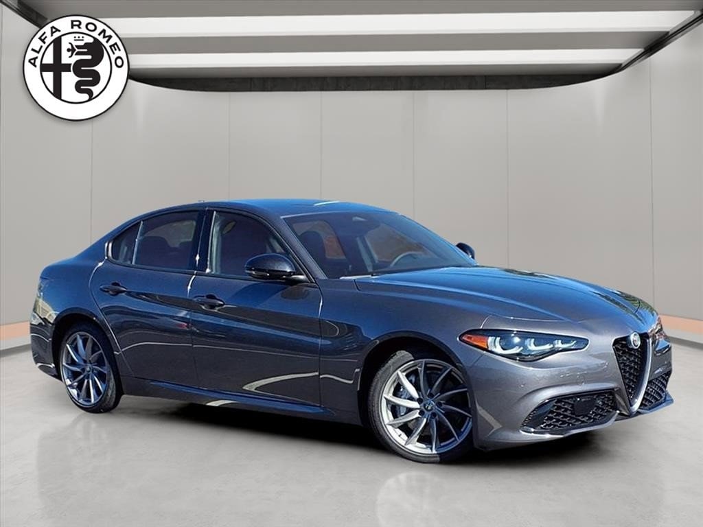 2025 Alfa Romeo Giulia Base
