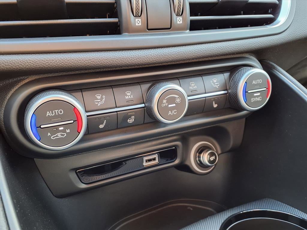 2025 Alfa Romeo Giulia Base - Photo 13