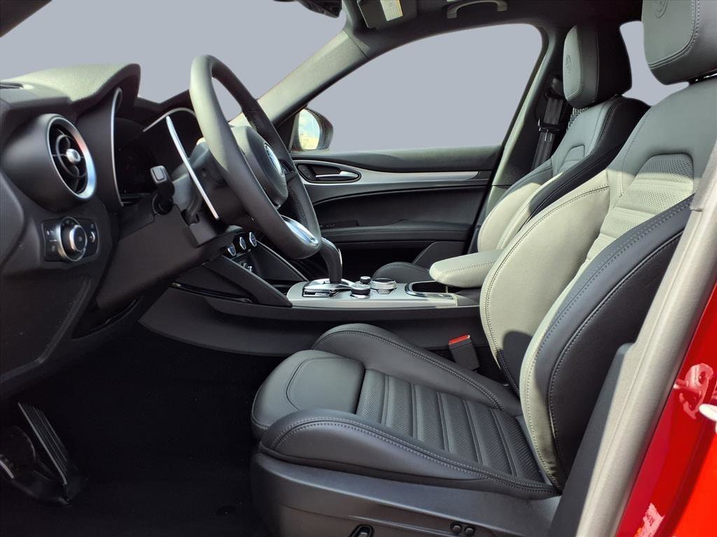 2025 Alfa Romeo Stelvio Base - Photo 9