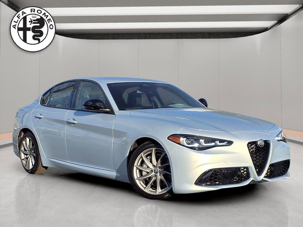 2025 Alfa Romeo Giulia Base's photo