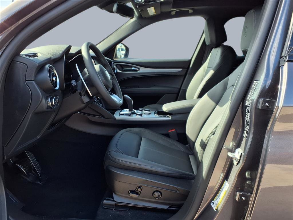 2025 Alfa Romeo Stelvio Base - Photo 8