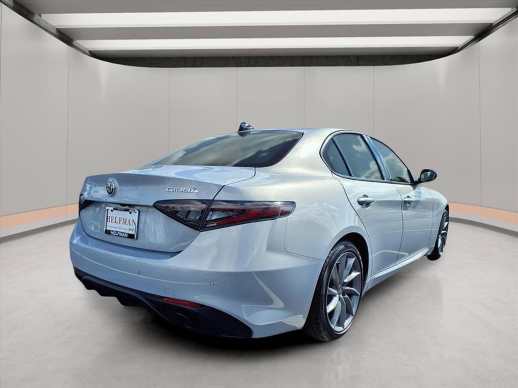 2025 Alfa Romeo Giulia Base - Photo 6