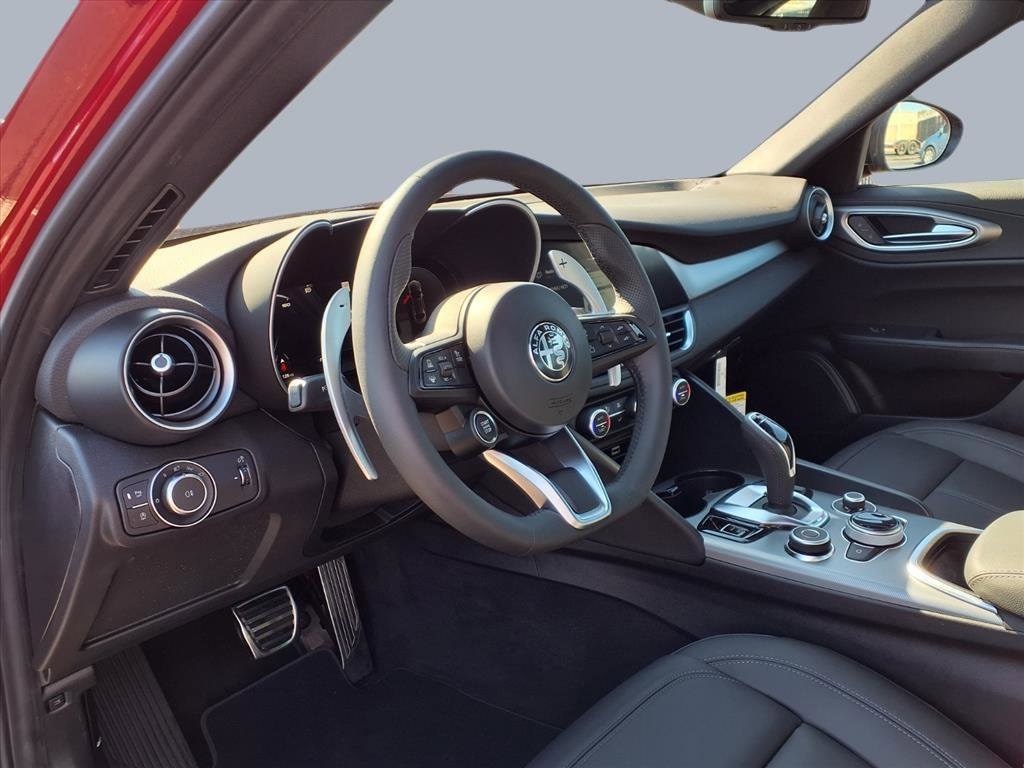 2025 Alfa Romeo Giulia Base - Photo 9