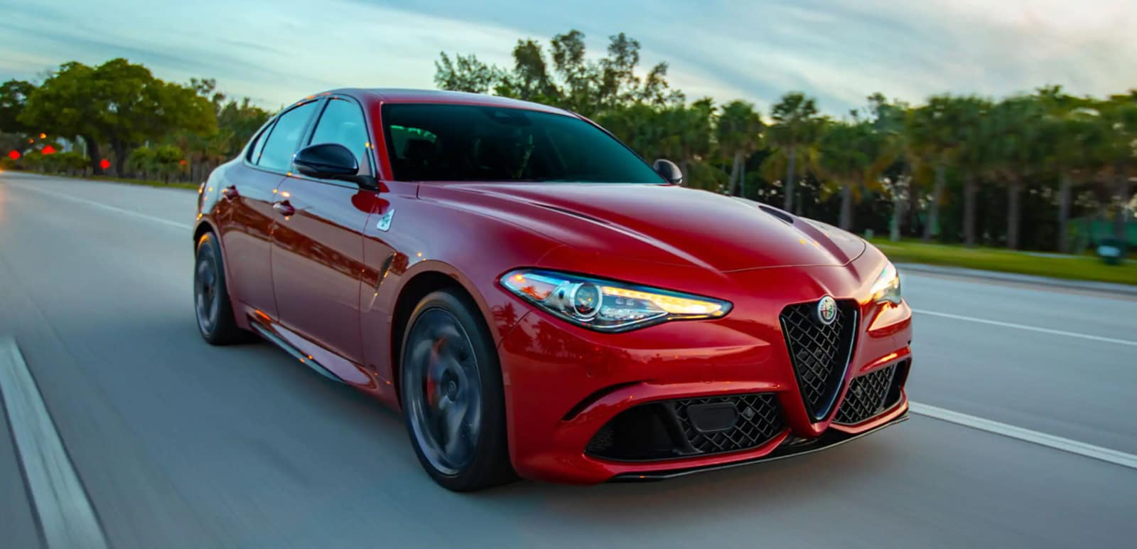 2023-alfa-romeo-giulia-red-2.png