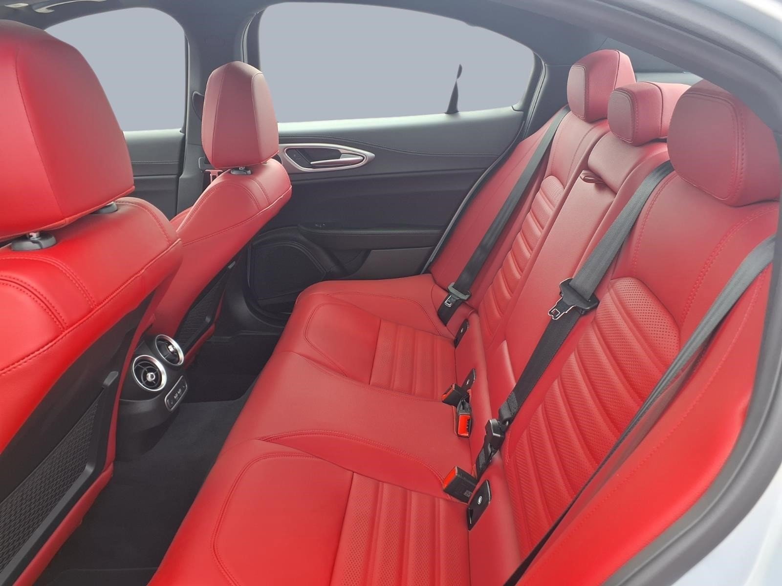 2026 Alfa Romeo Giulia Base - Photo 10
