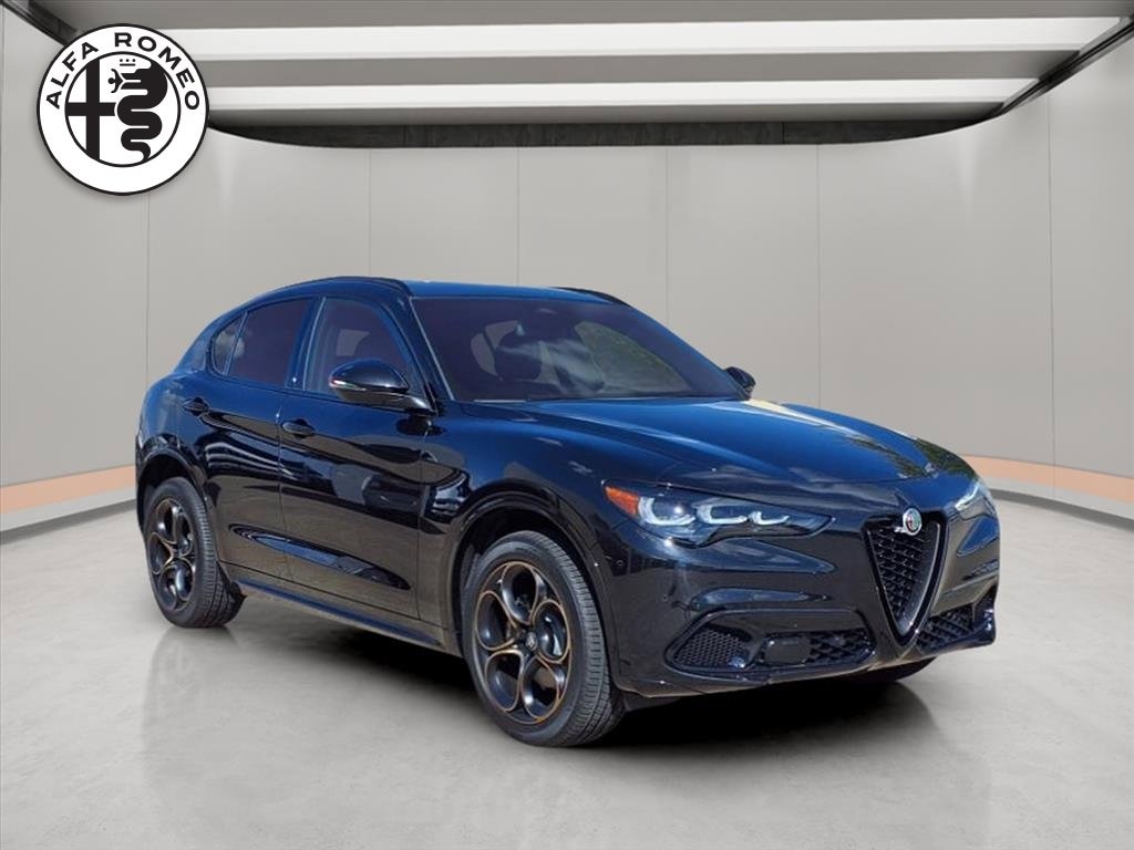 2025 Alfa Romeo Stelvio INTENSA AWD