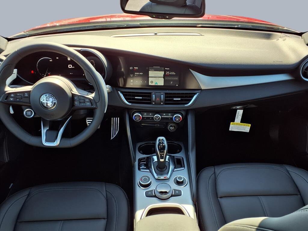 2025 Alfa Romeo Giulia Base - Photo 12