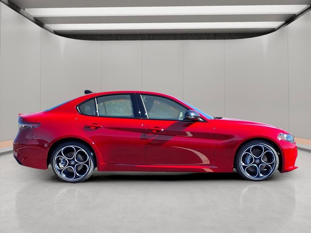 2025 Alfa Romeo Giulia Base - Photo 8