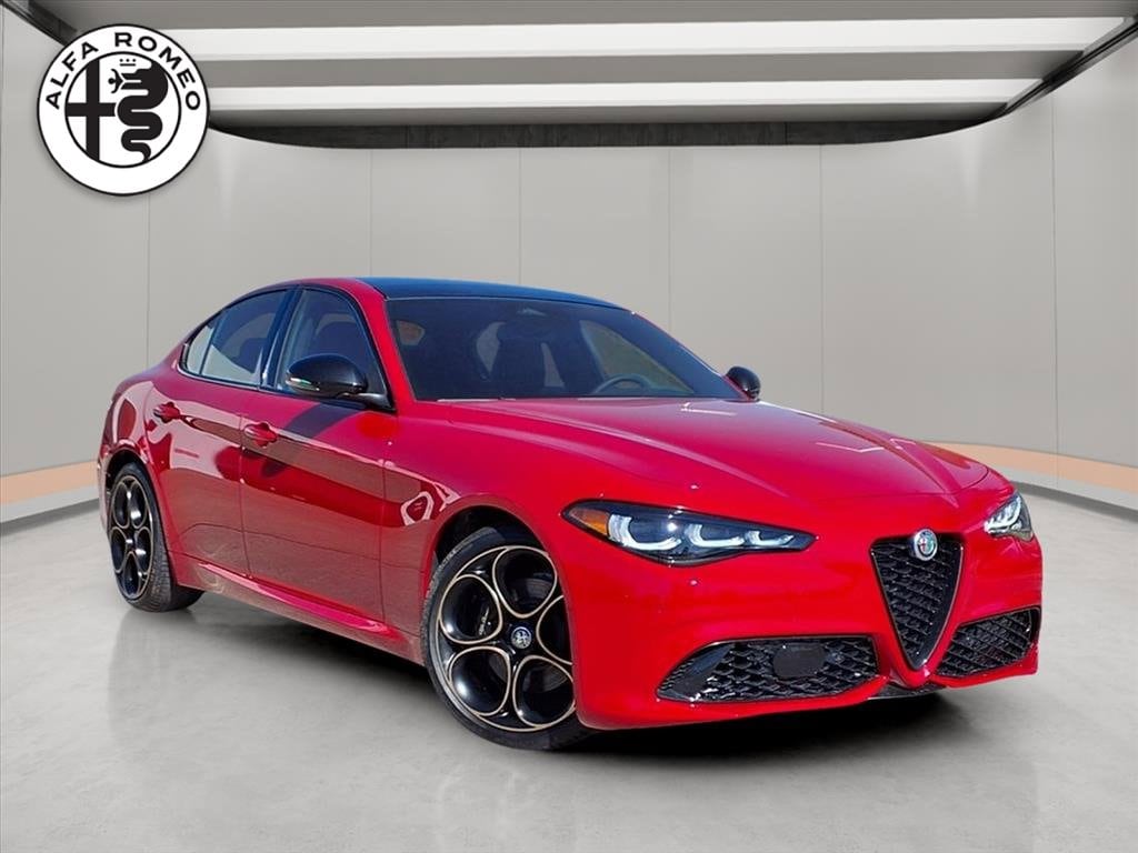 2025 Alfa Romeo Giulia Intensa's photo