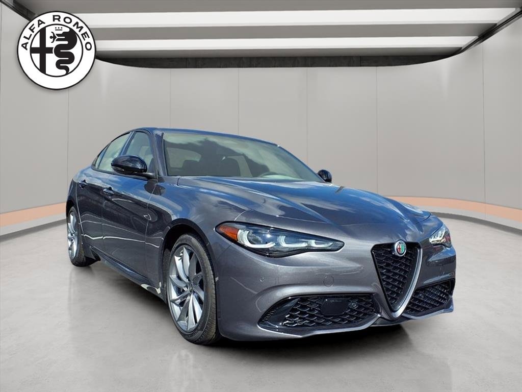 2025 Alfa Romeo Giulia Base