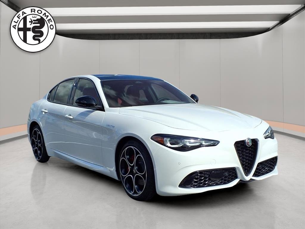 2025 Alfa Romeo Giulia Base's photo