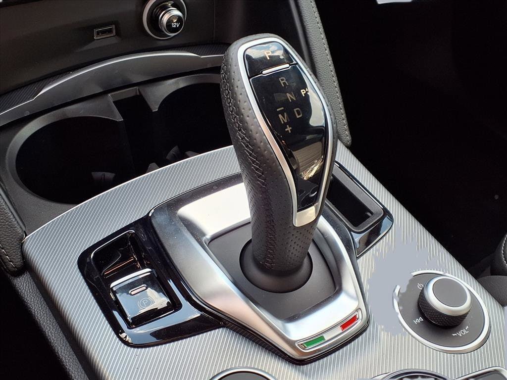 2025 Alfa Romeo Stelvio Base - Photo 14