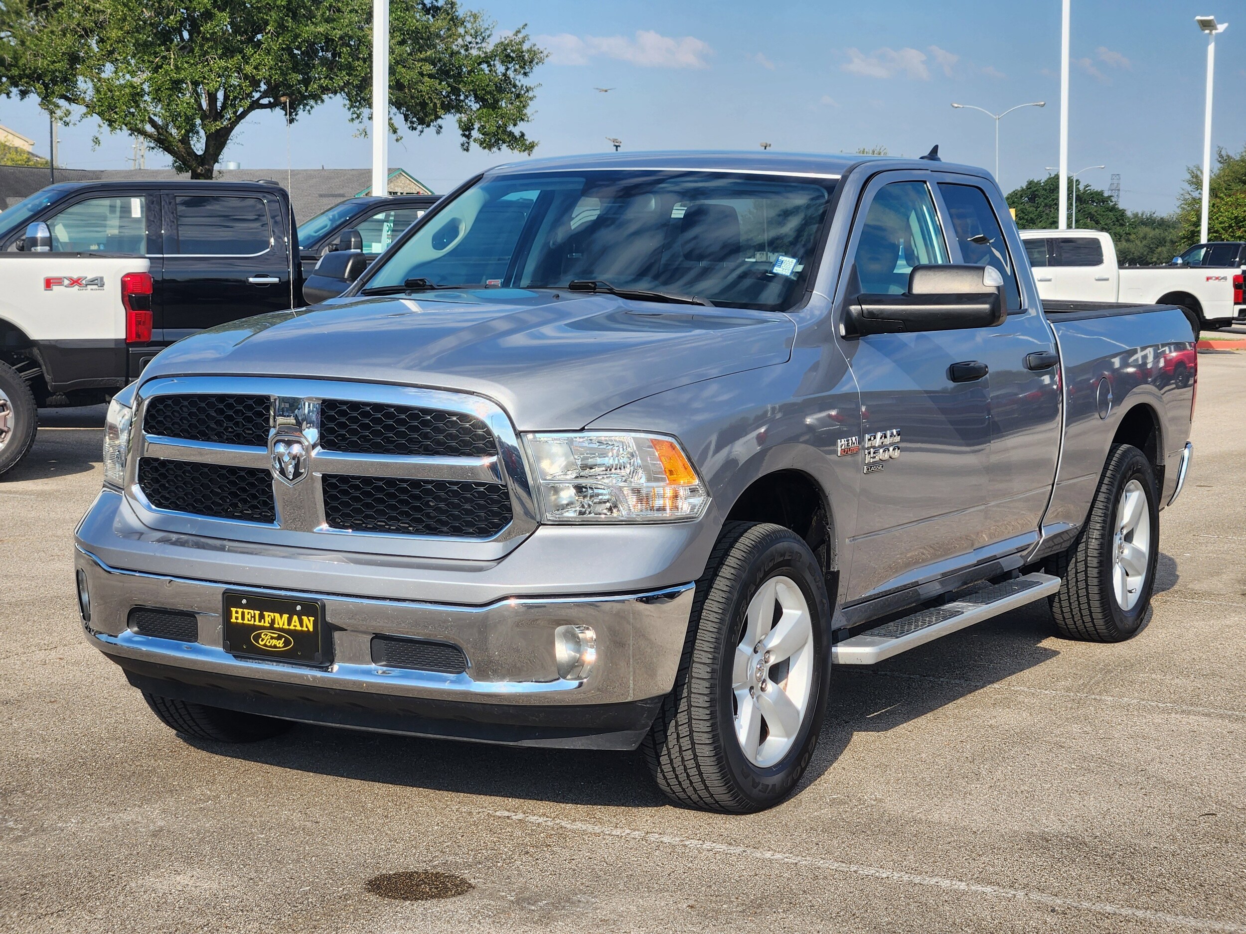 2021 Ram 1500 Classic Tradesman photo 2