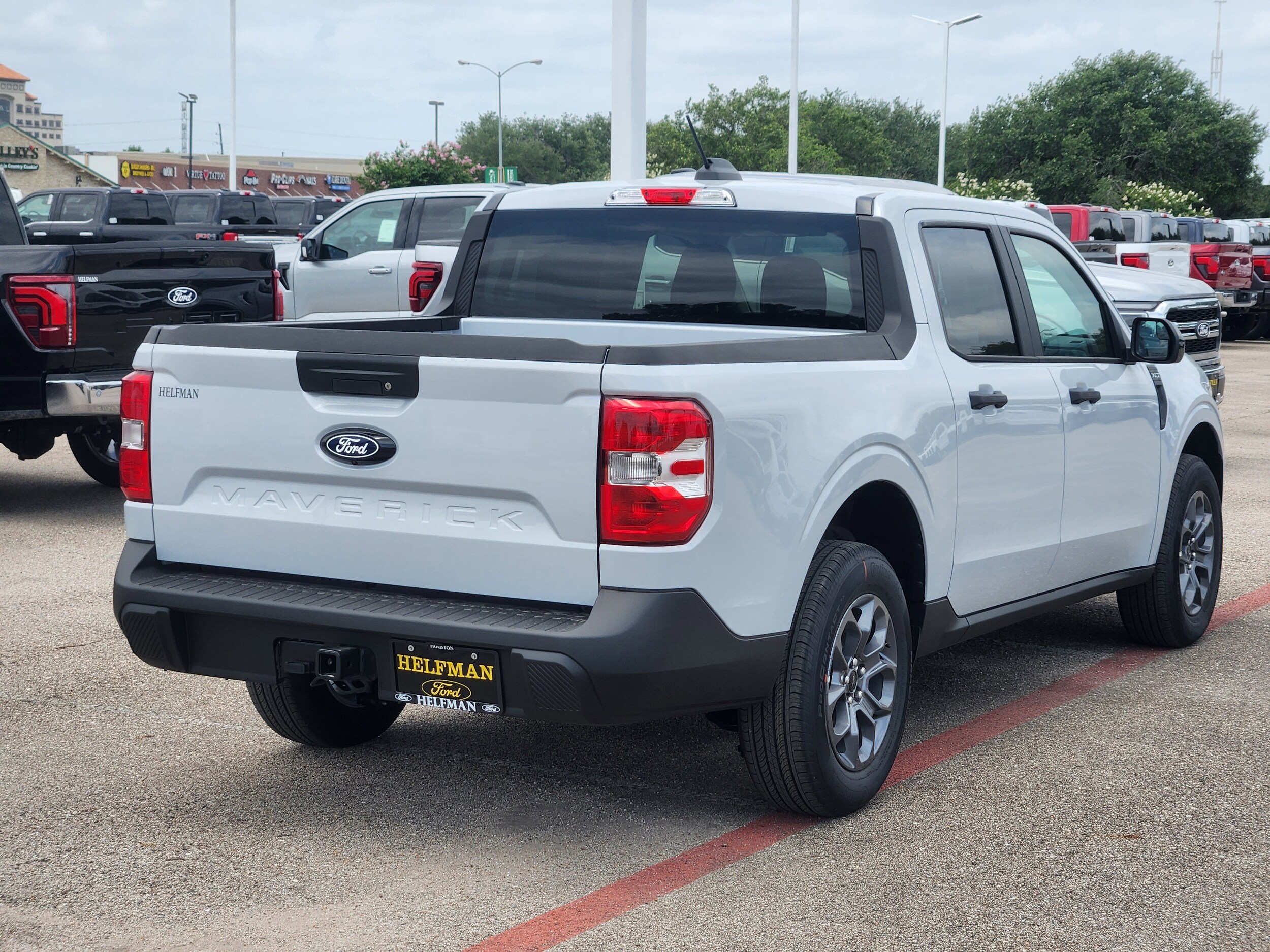2025 Ford Maverick XLT photo 3