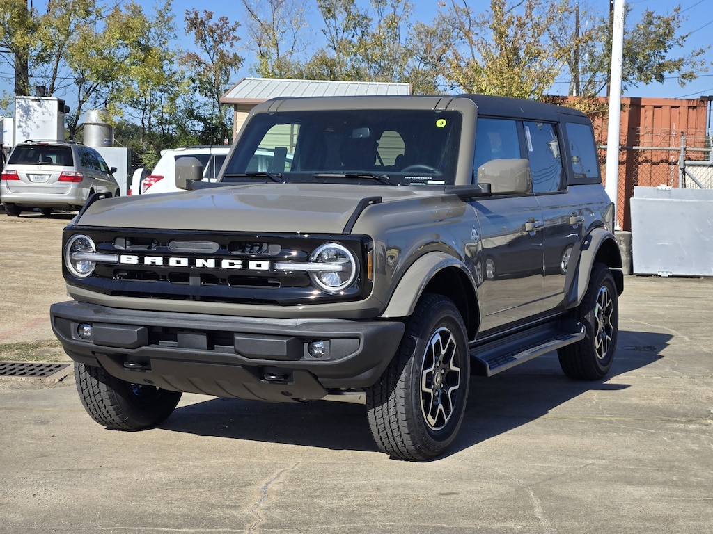 New 2025 Ford Bronco Outer Banks SUV