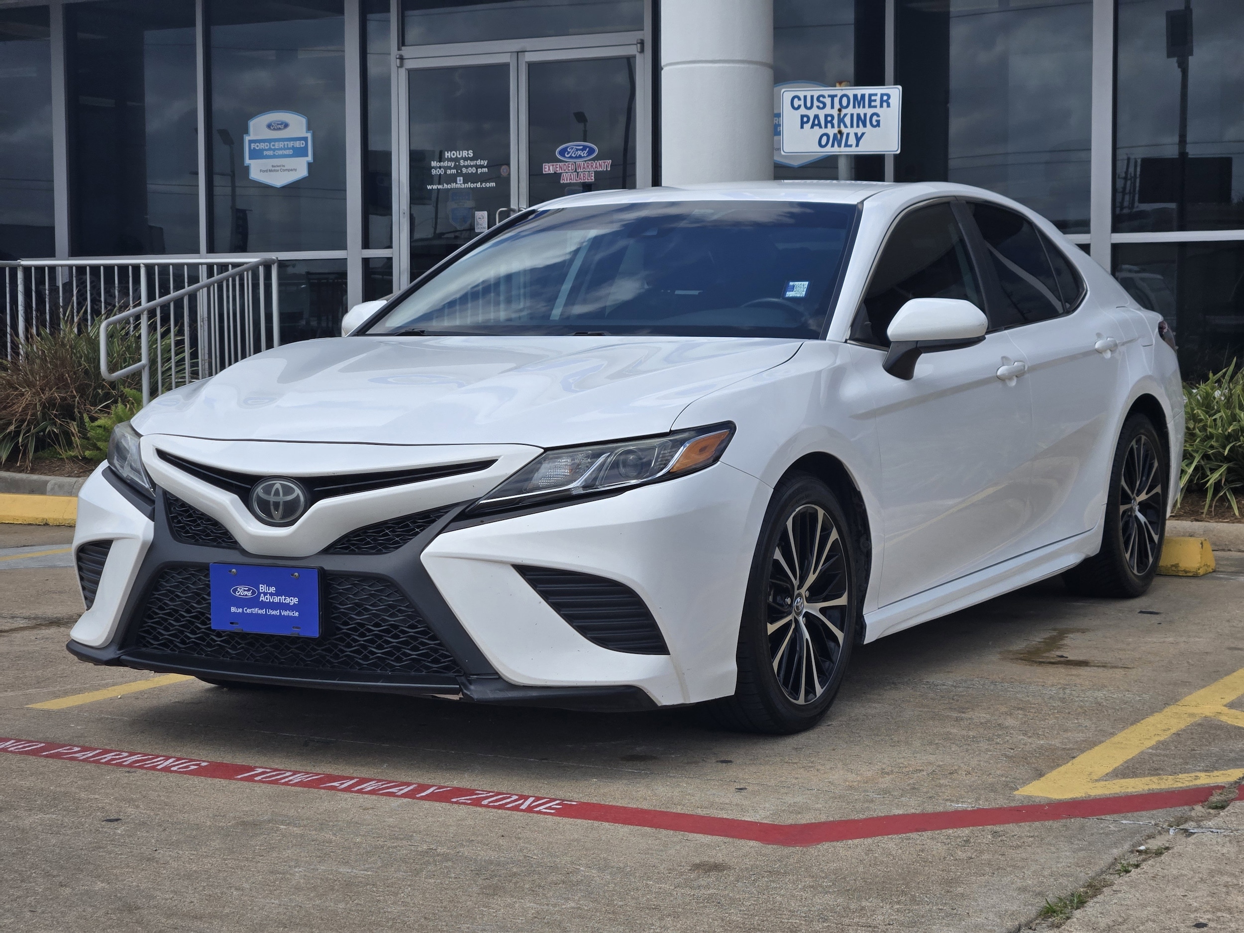 Certified 2019 Toyota Camry SE with VIN 4T1B11HKXKU807831 for sale in Meadows Place, TX