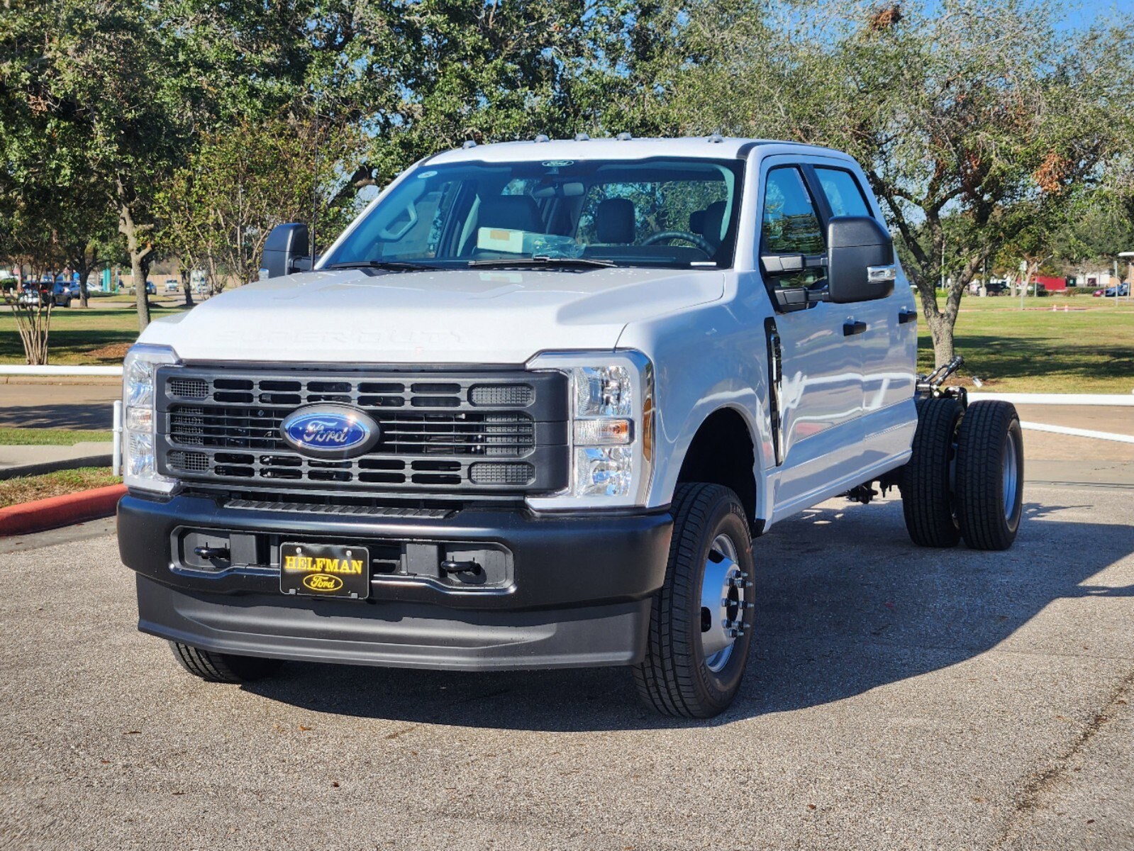 2024 Ford F-350 photo 2