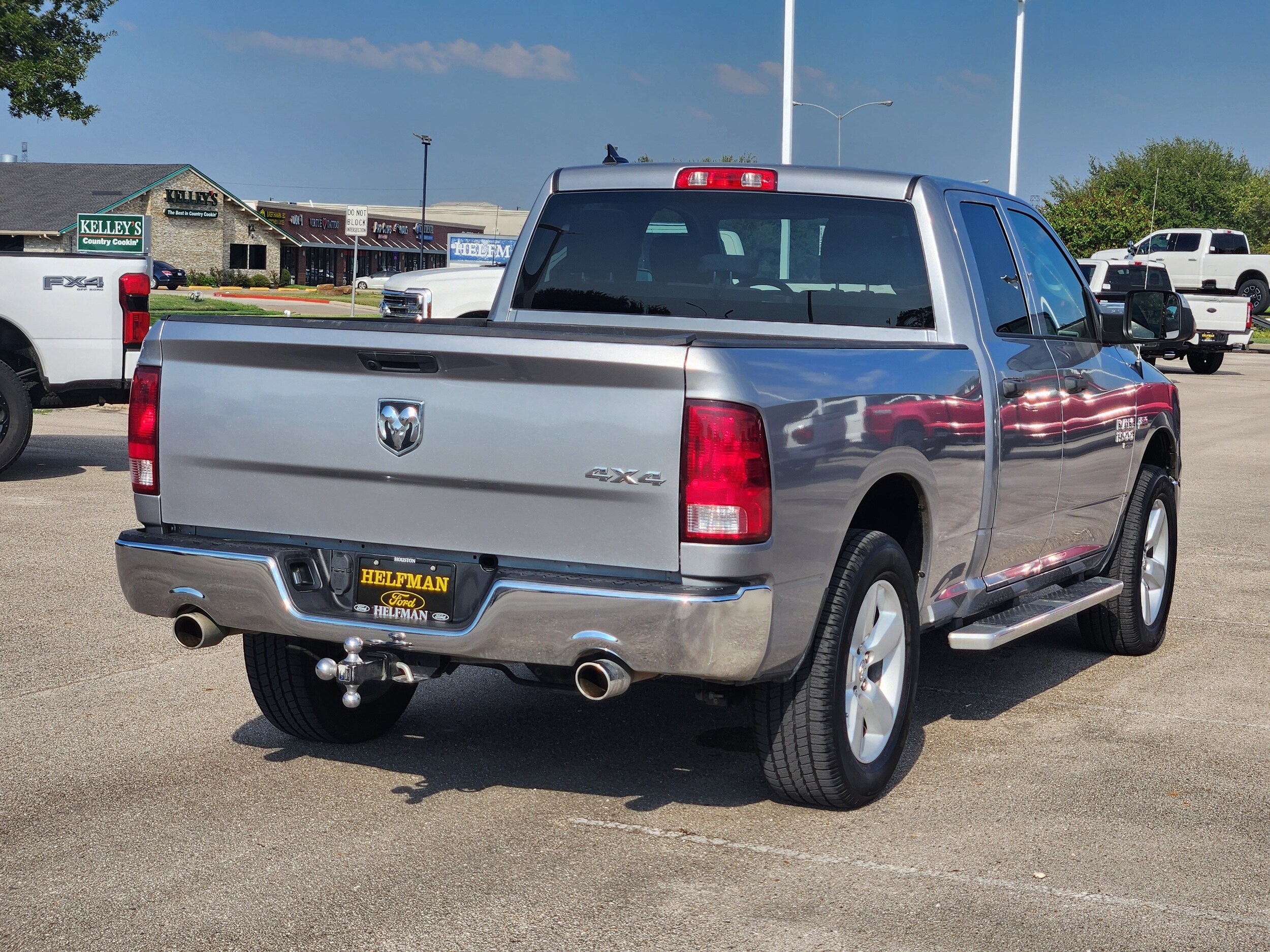 2021 Ram 1500 Classic Tradesman photo 3