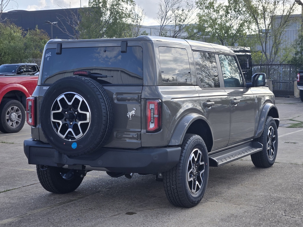 New 2025 Ford Bronco Outer Banks SUV