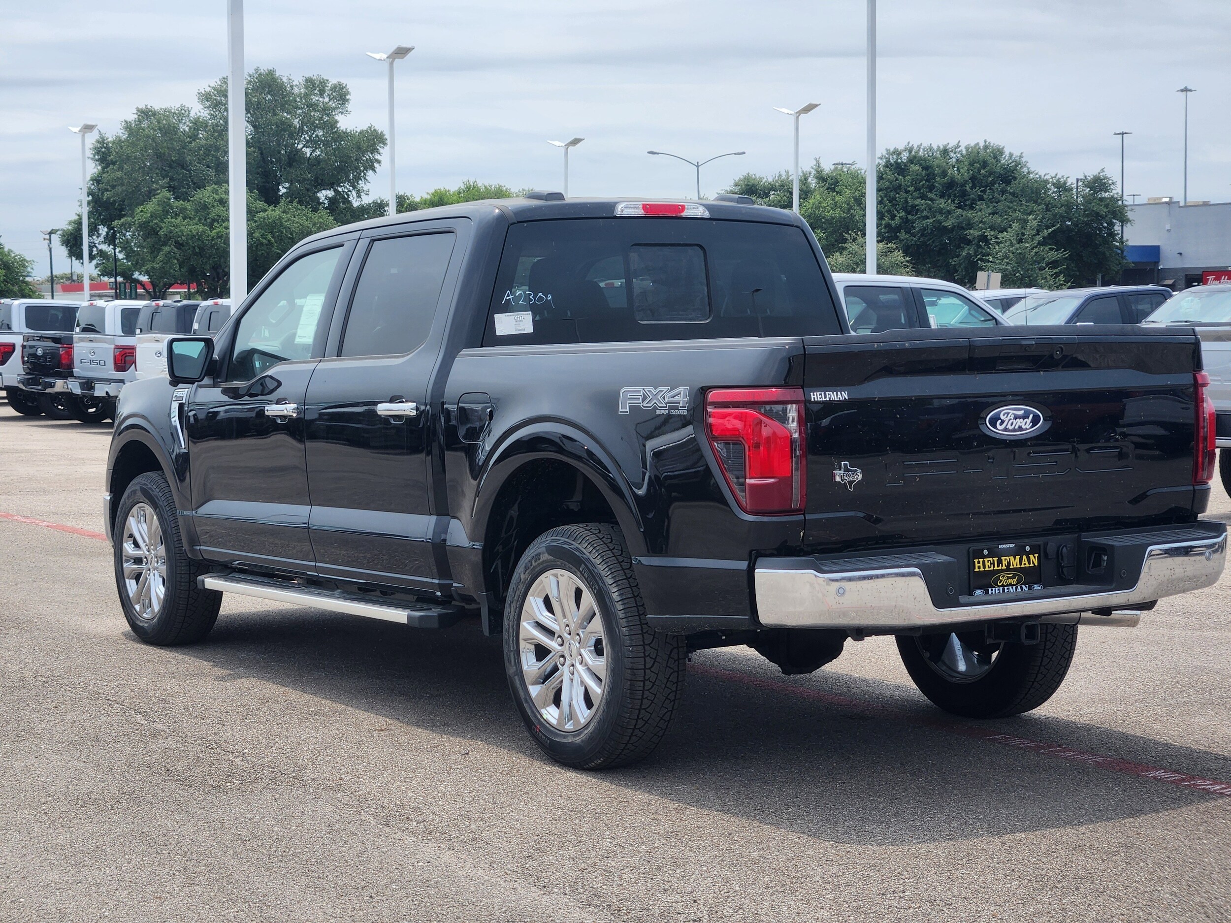 2025 Ford F-150 XLT photo 4