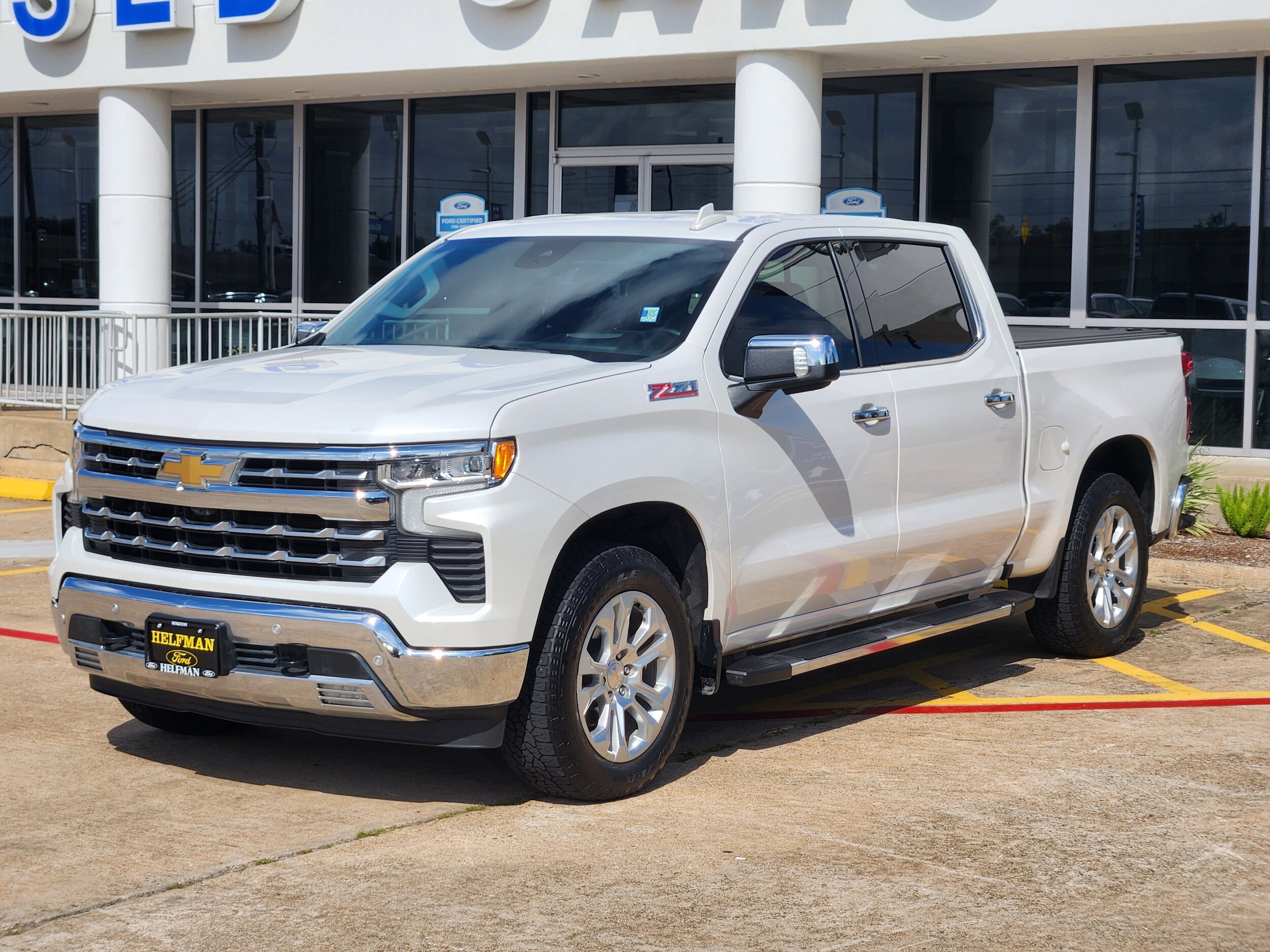 2024 Chevrolet Silverado 1500 LTZ photo 2