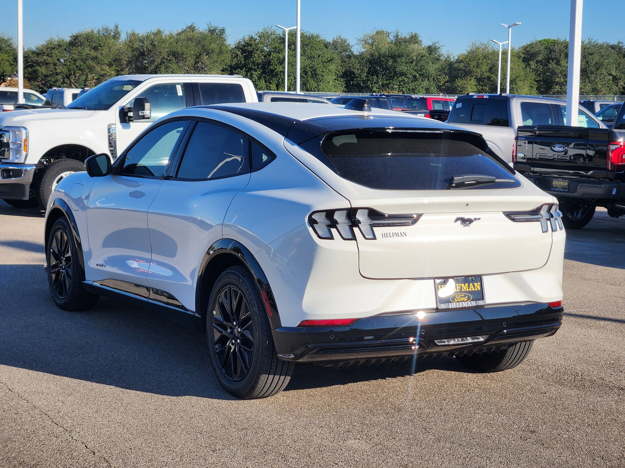 2025 Ford Mustang Mach-E Premium photo 4