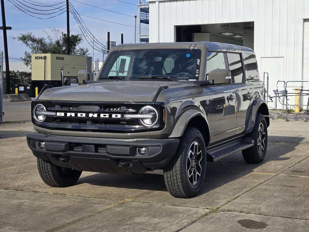New 2025 Ford Bronco Outer Banks SUV
