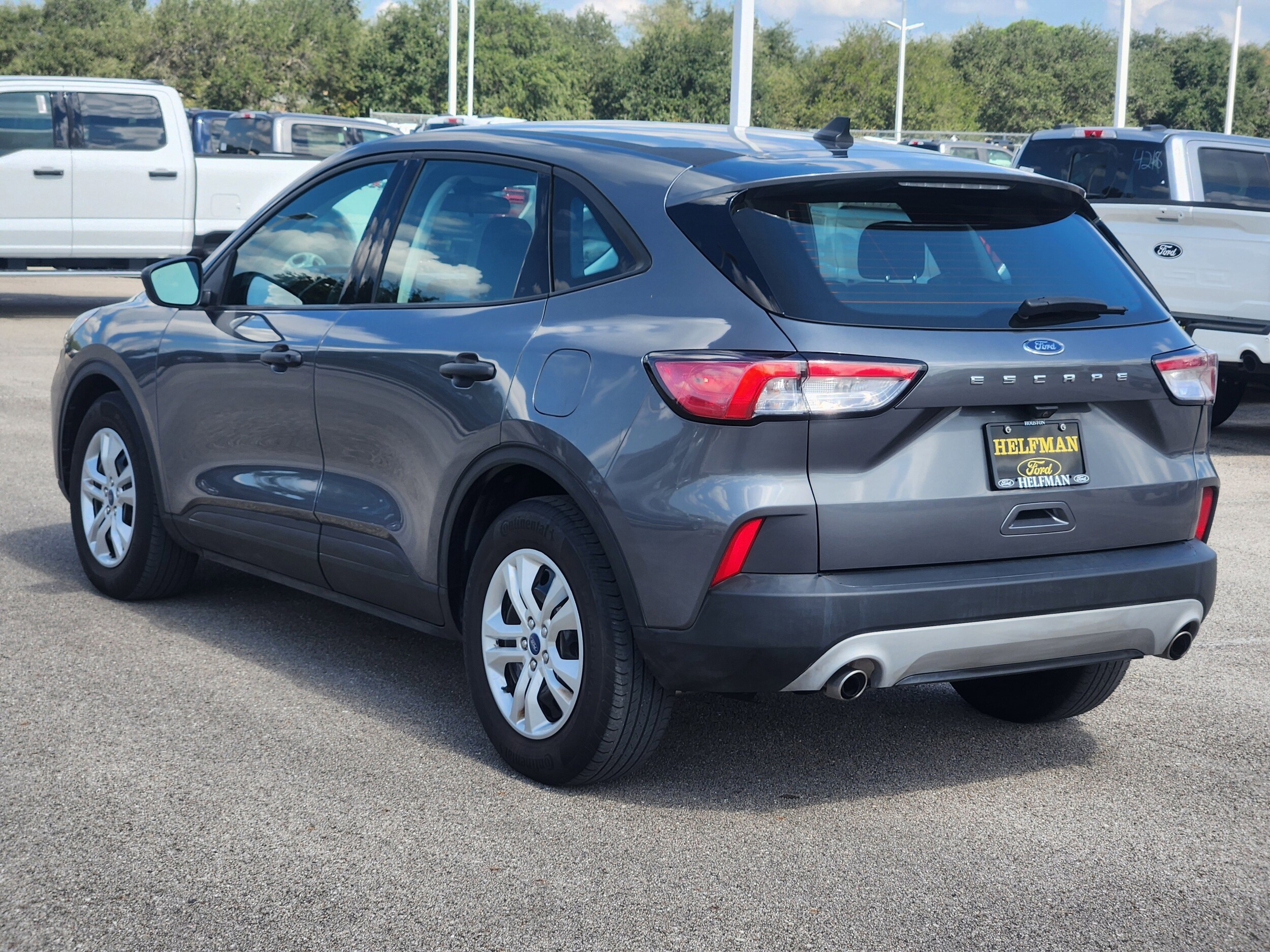 2022 Ford Escape S photo 2