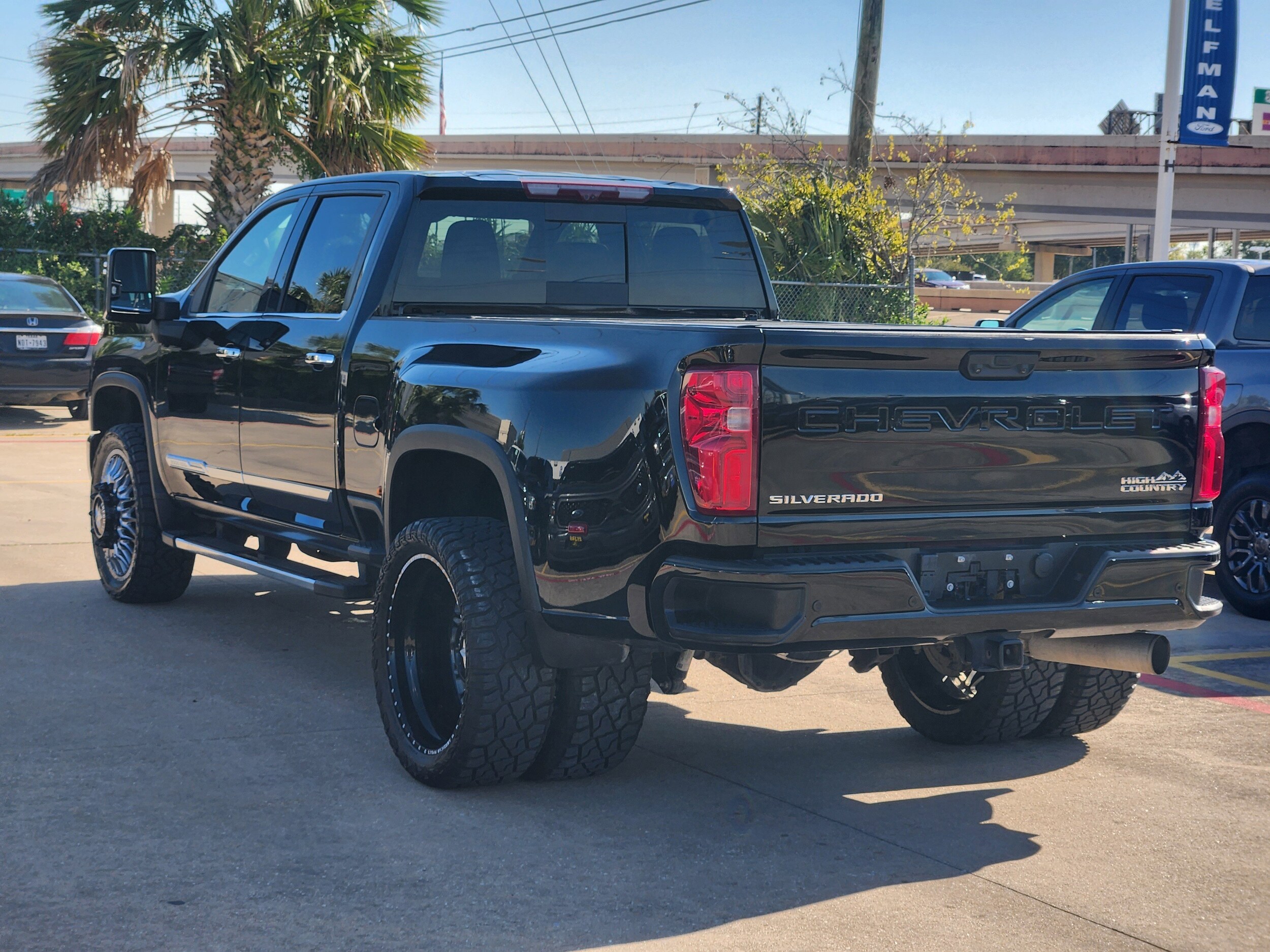 2024 Chevrolet Silverado 3500HD High Country photo 3