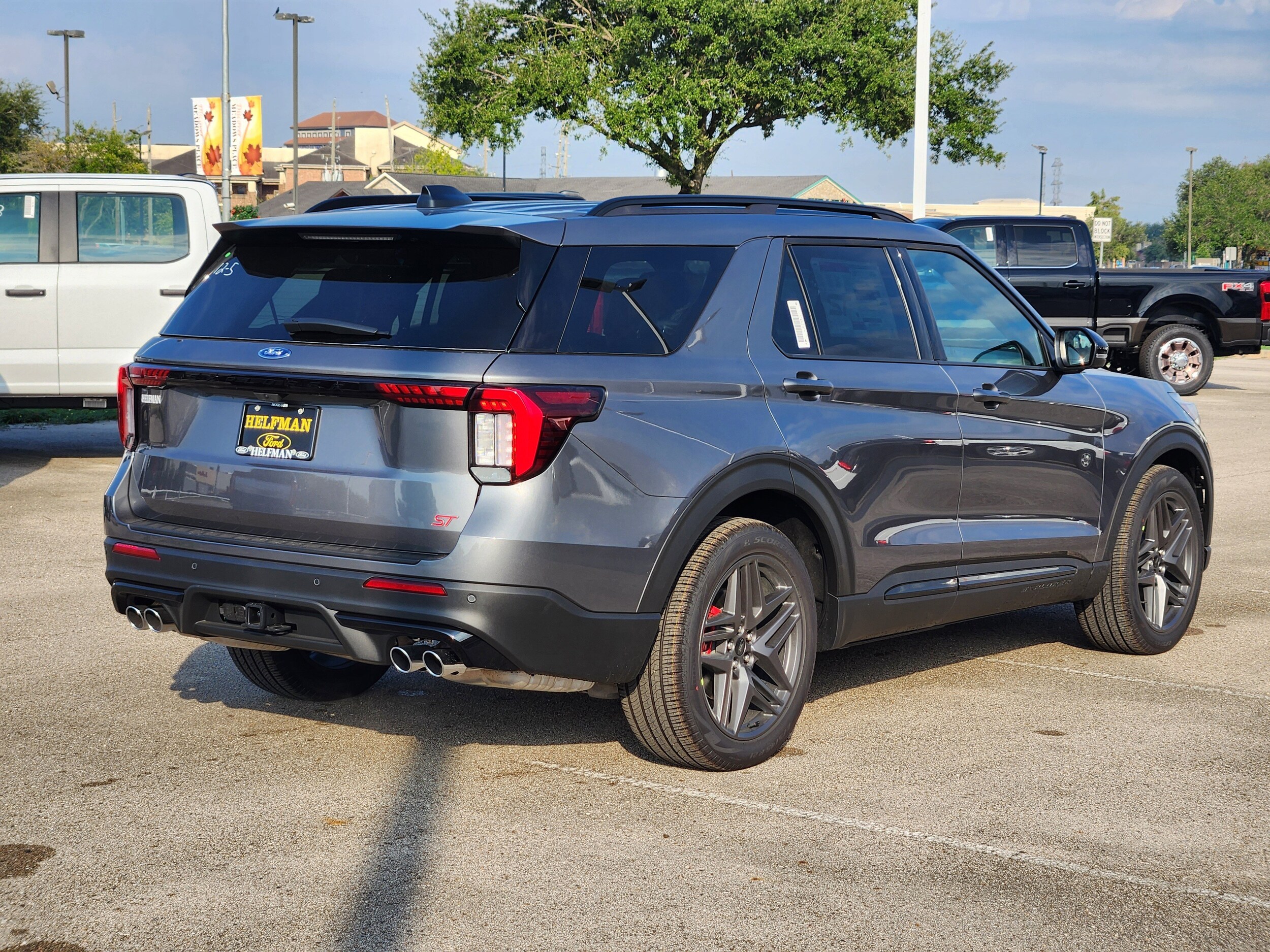 2025 Ford Explorer ST photo 3
