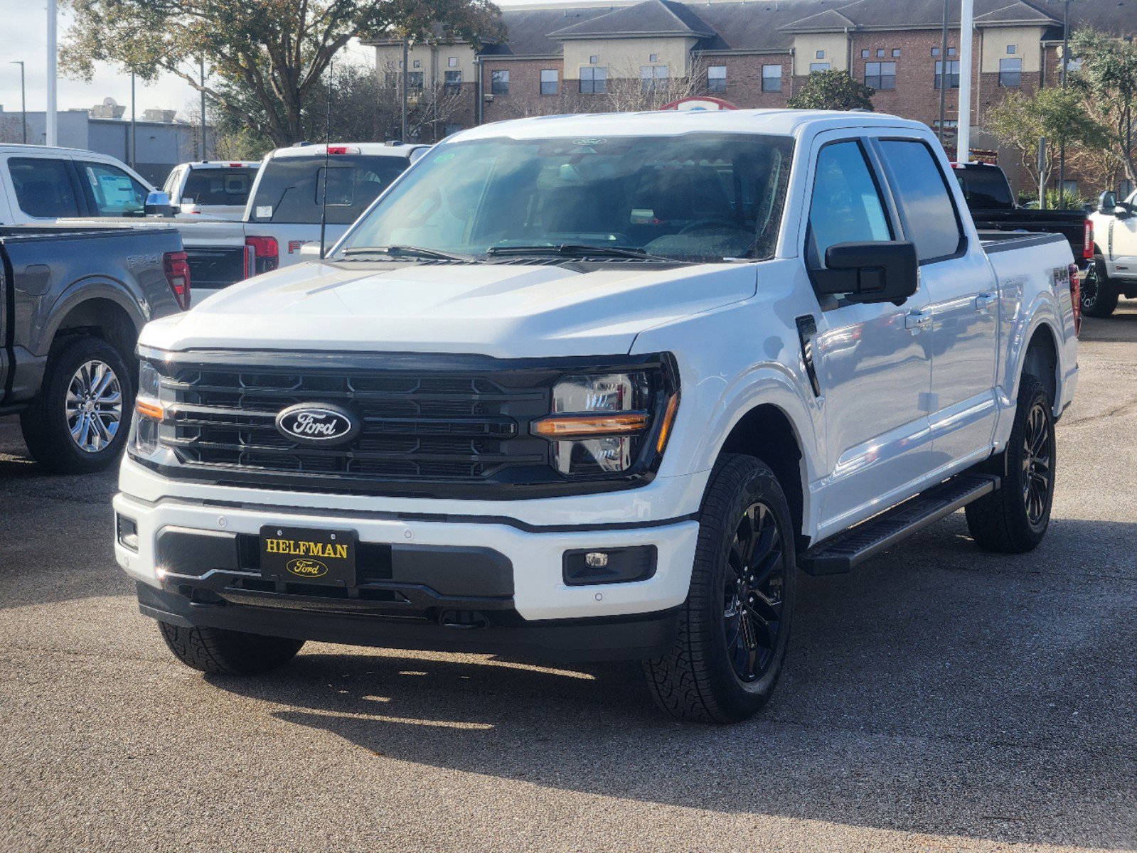 2025 Ford F-150 XLT photo 2
