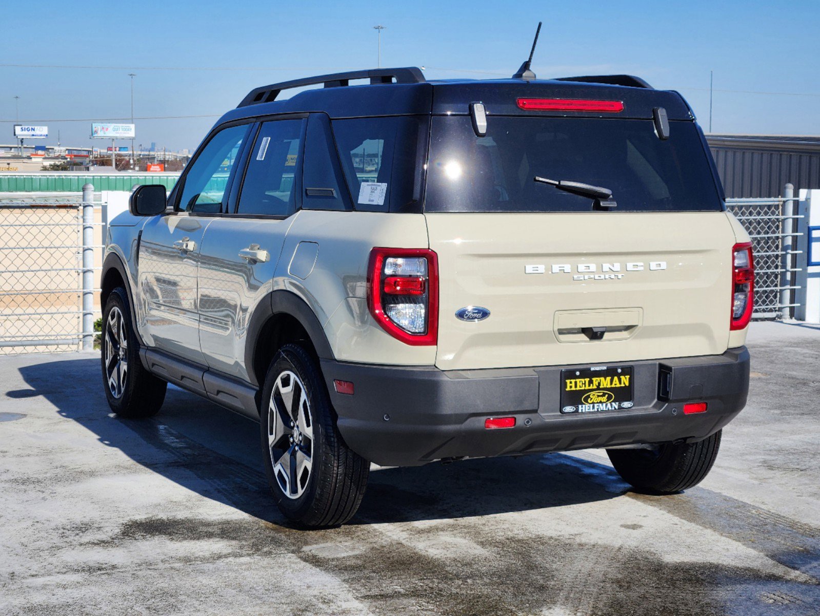 2024 Ford Bronco Sport Outer Banks photo 3