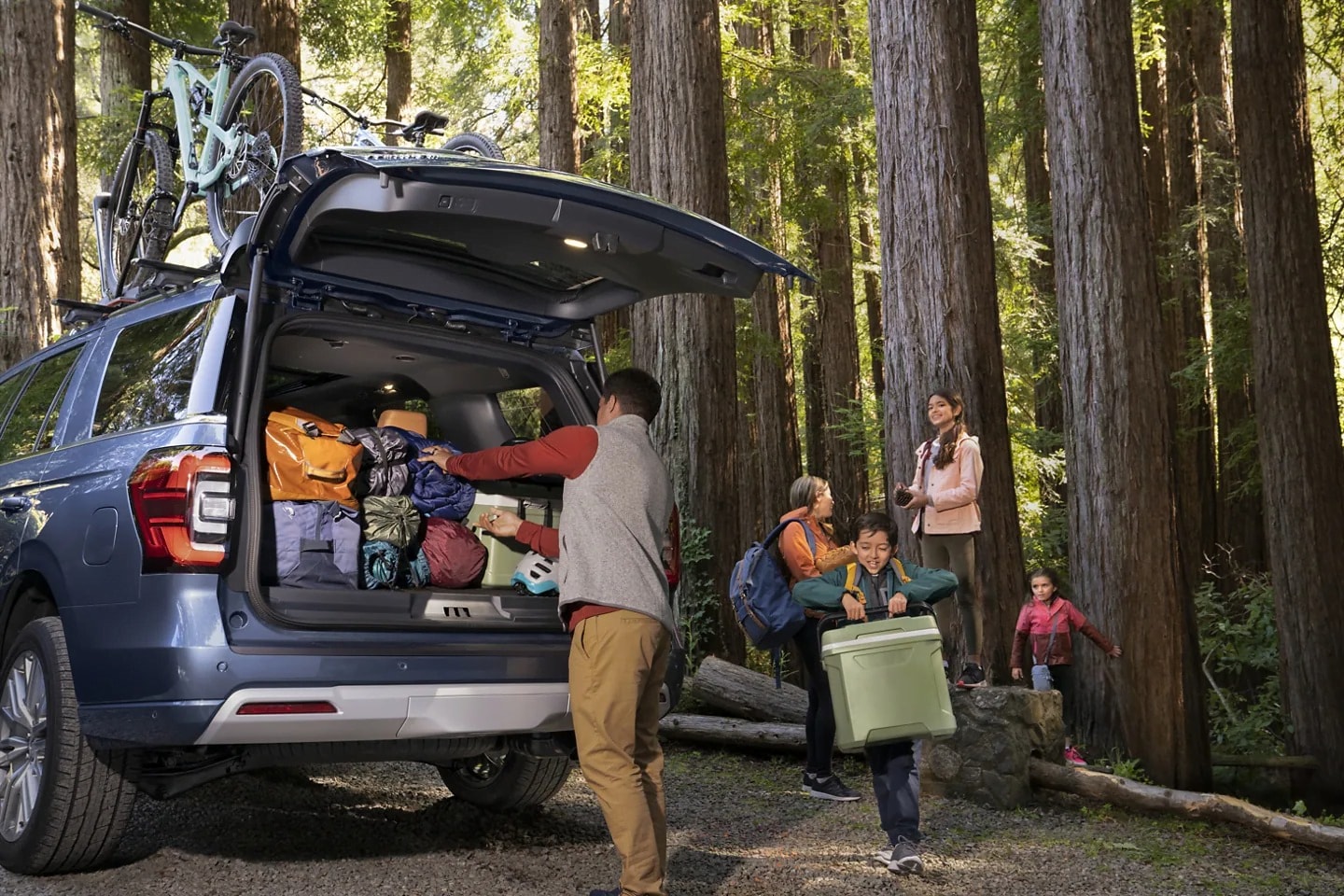 2023_Ford_Expedition_Trunk.png