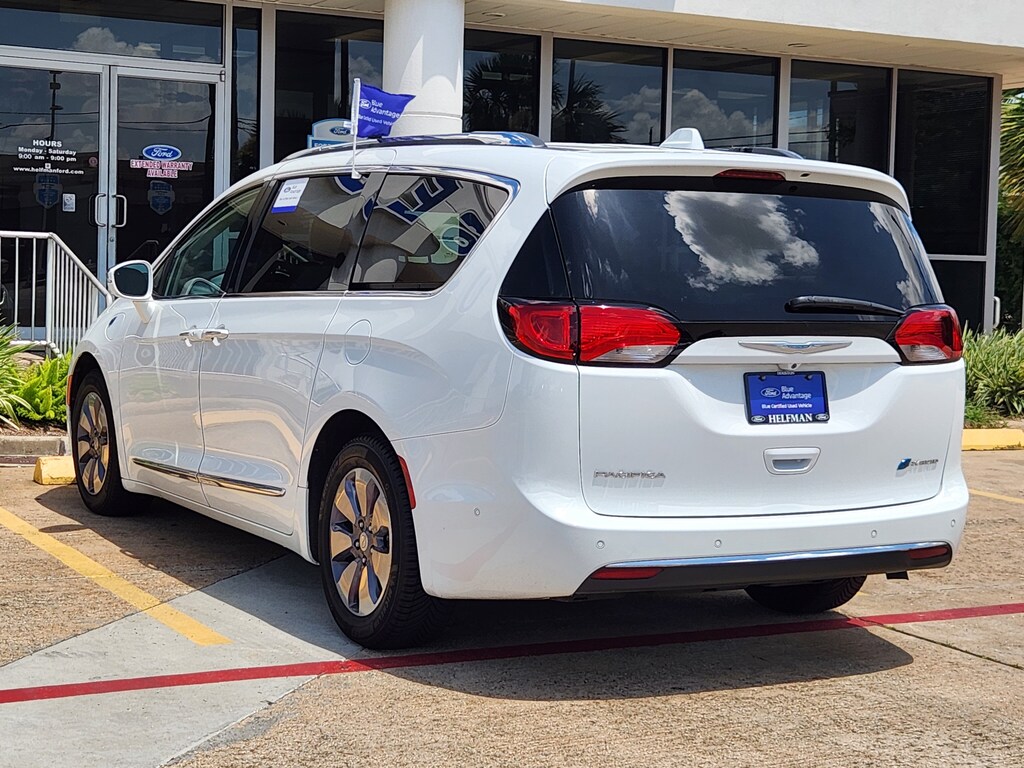 Used 2020 Chrysler Pacifica Hybrid Hybrid Limited Van Passenger Van