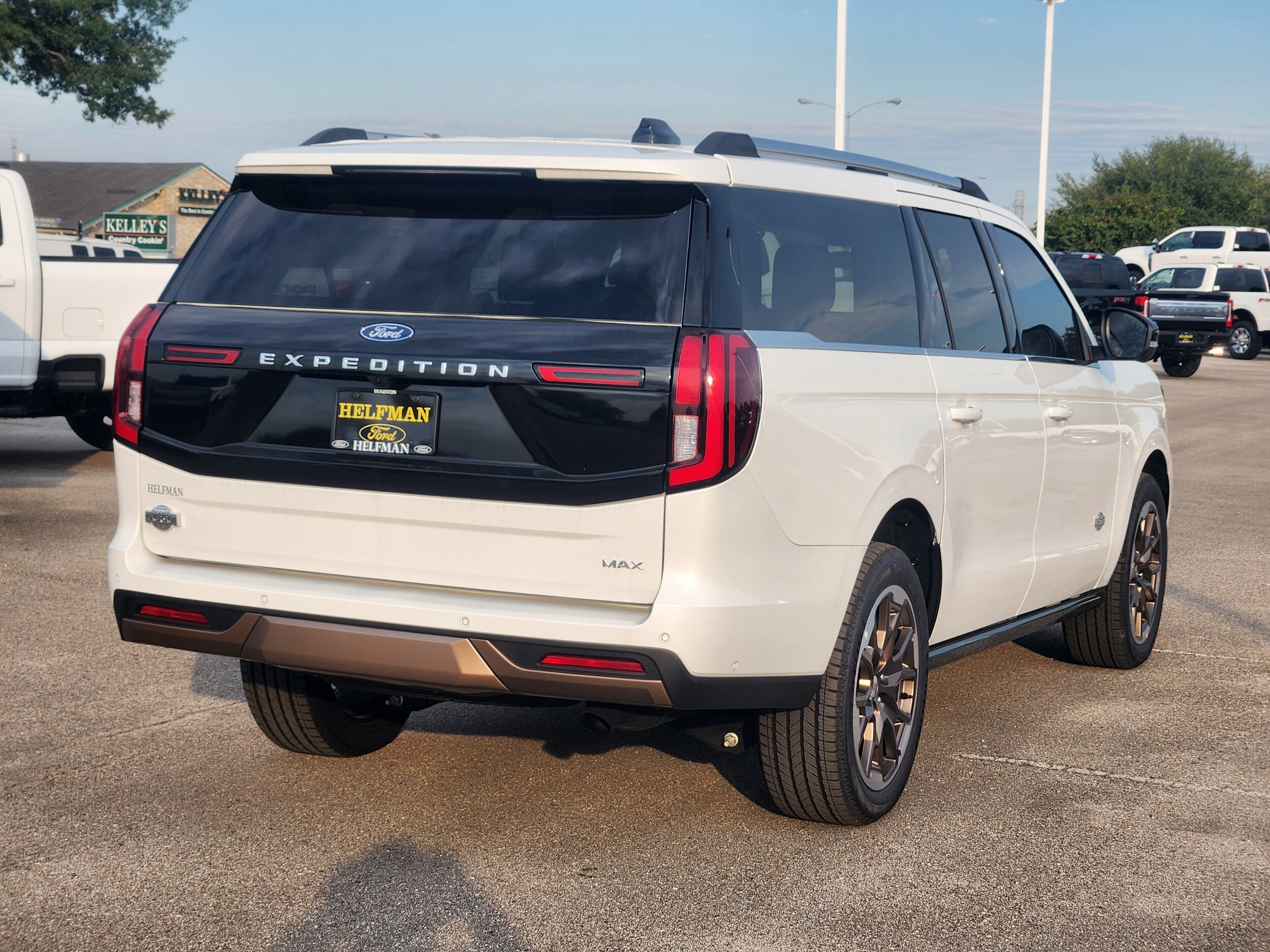 2025 Ford Expedition King Ranch MAX photo 3