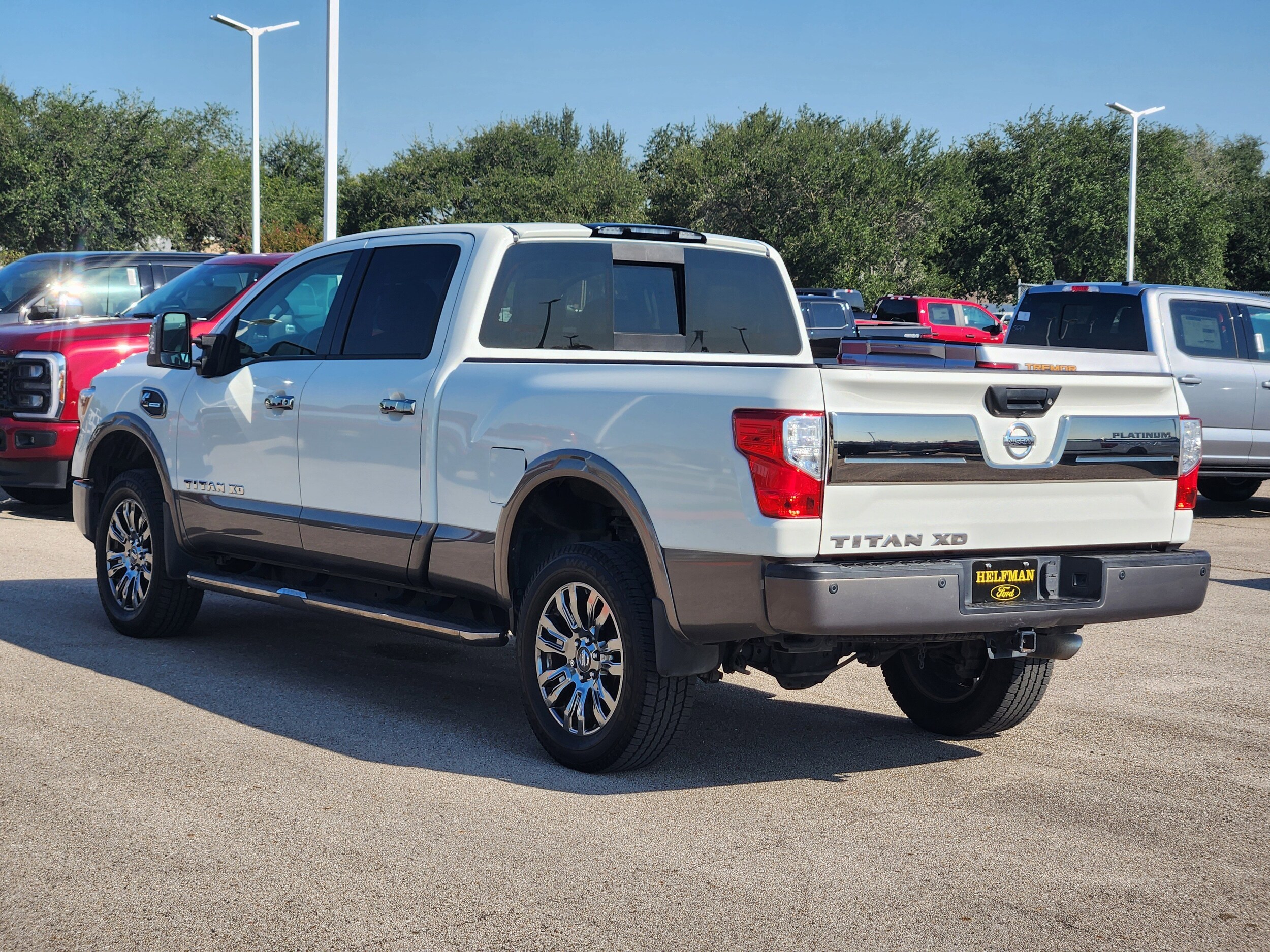 2016 Nissan Titan Platinum Reserve photo 4