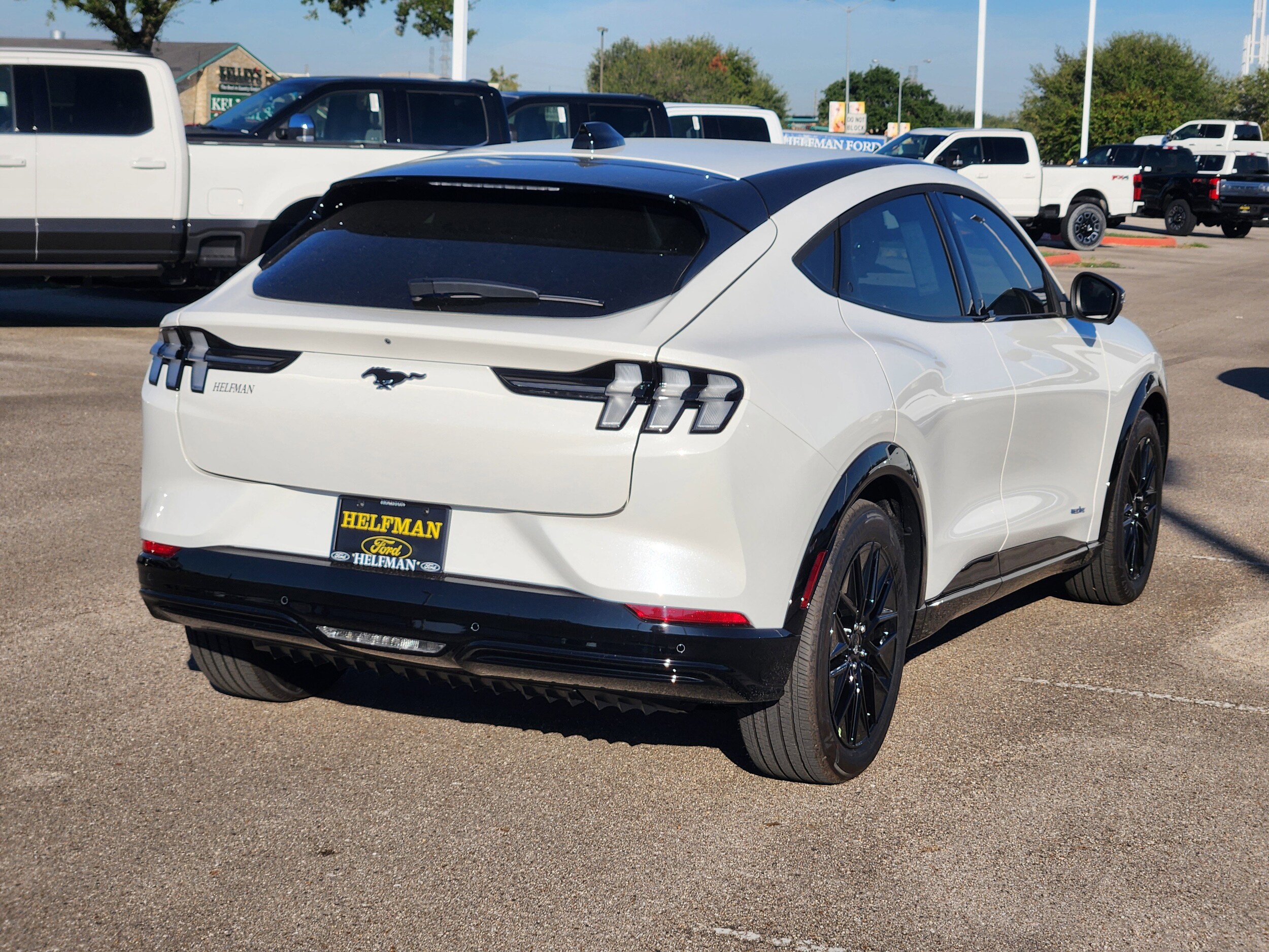2025 Ford Mustang Mach-E Premium photo 3