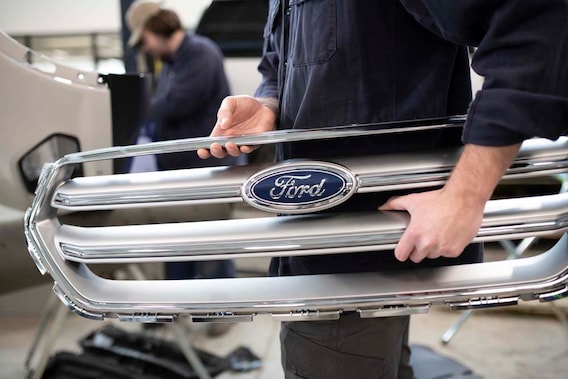 Servicio Ford car maintenance Servicio Ford