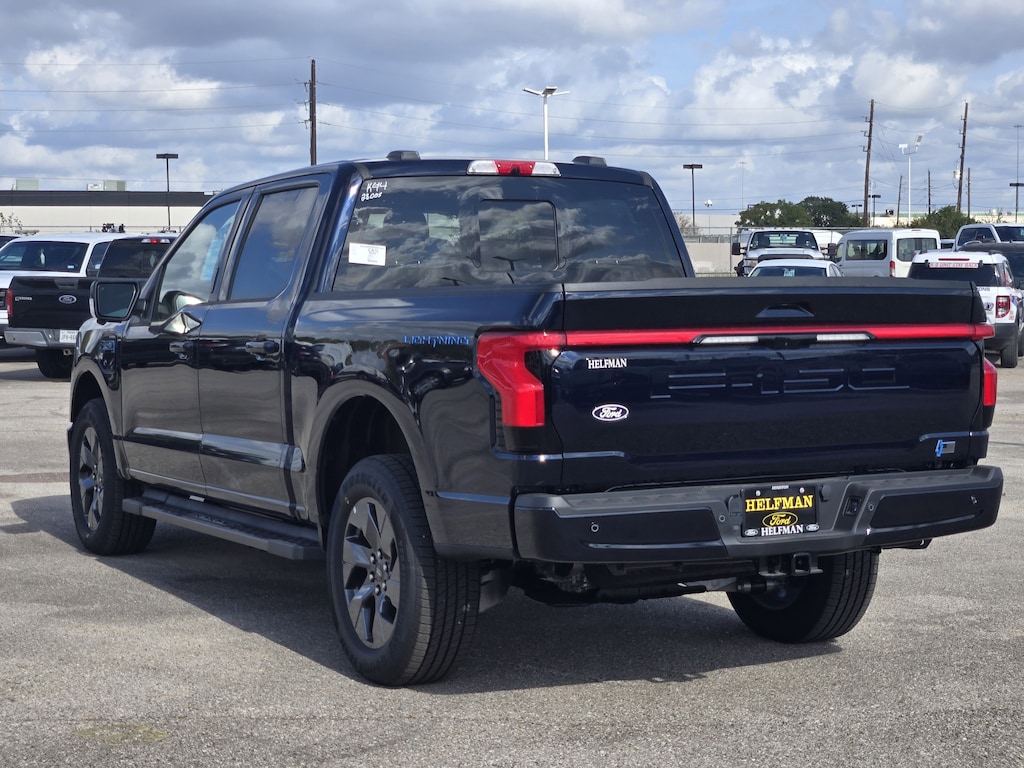 New 2025 Ford F-150 Lightning Lariat TRUCK