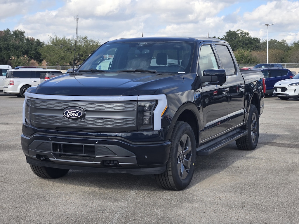 New 2025 Ford F-150 Lightning Lariat TRUCK