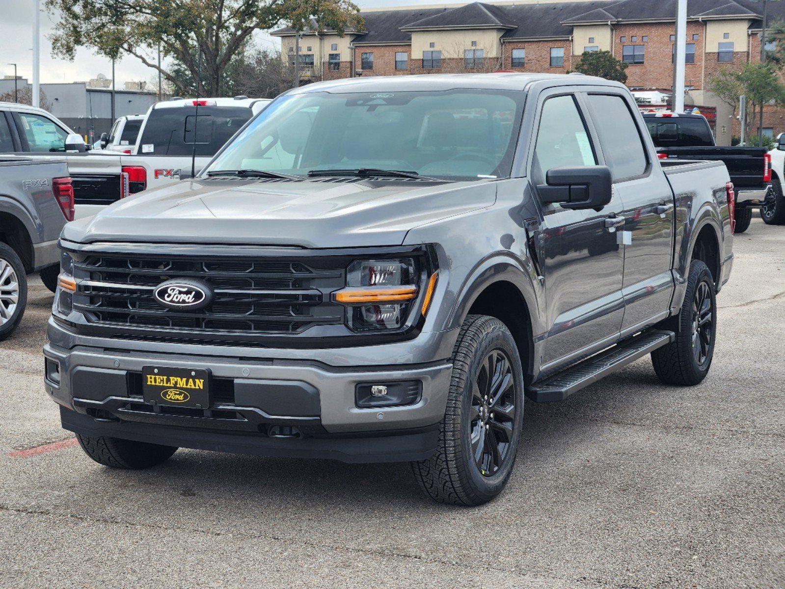 2025 Ford F-150 XLT photo 2