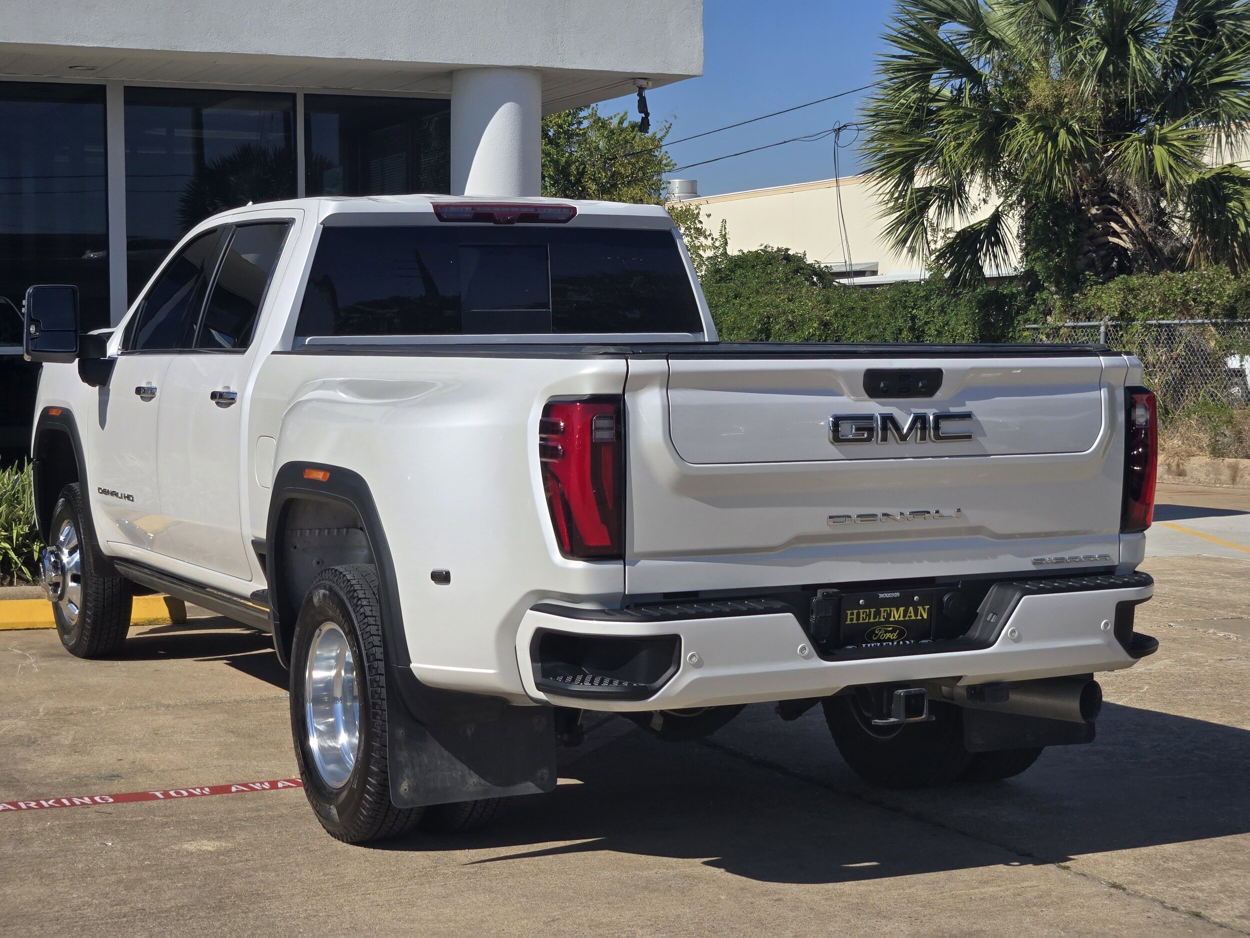 2024 Gmc Sierra 3500 HD Denali Ultimate photo 3