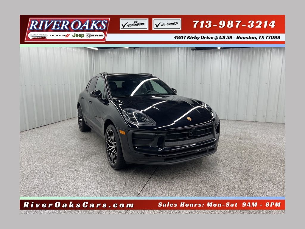 2022 Porsche Macan Base